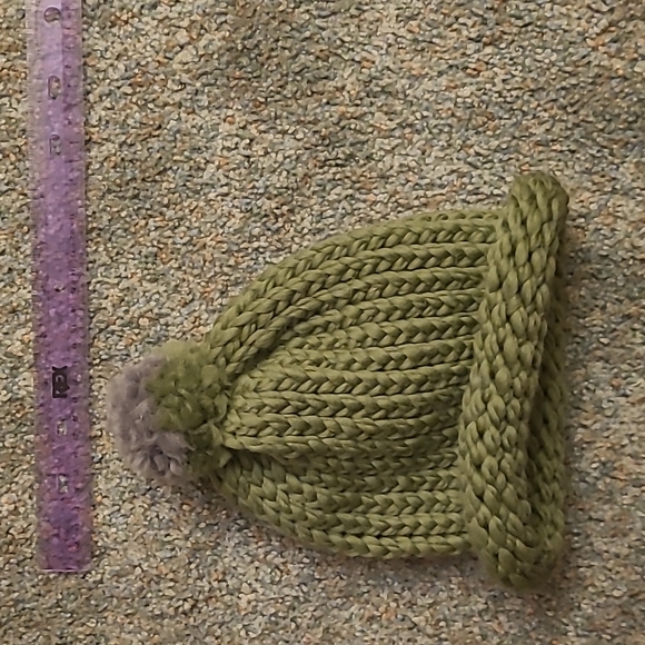 Handmade Olive Green Beanie - Picture 1 of 3